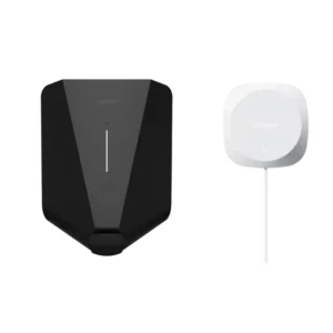 Easee Charge Up laddbox i svart, framifrån tillsammans med Equalizer lastbalansering