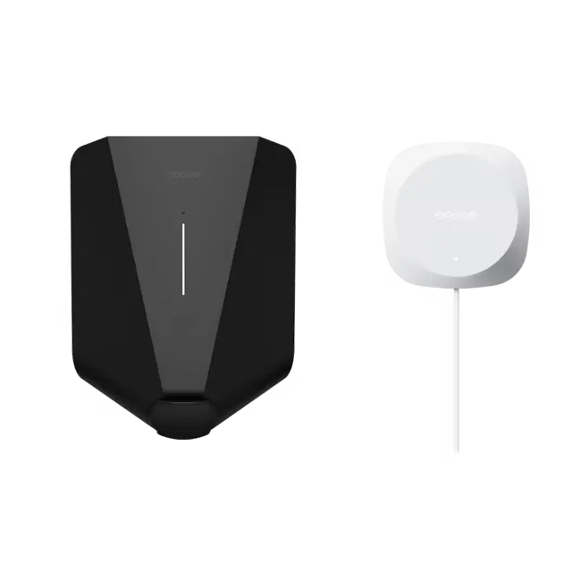 Easee Charge Up laddbox i svart, framifrån tillsammans med Equalizer lastbalansering